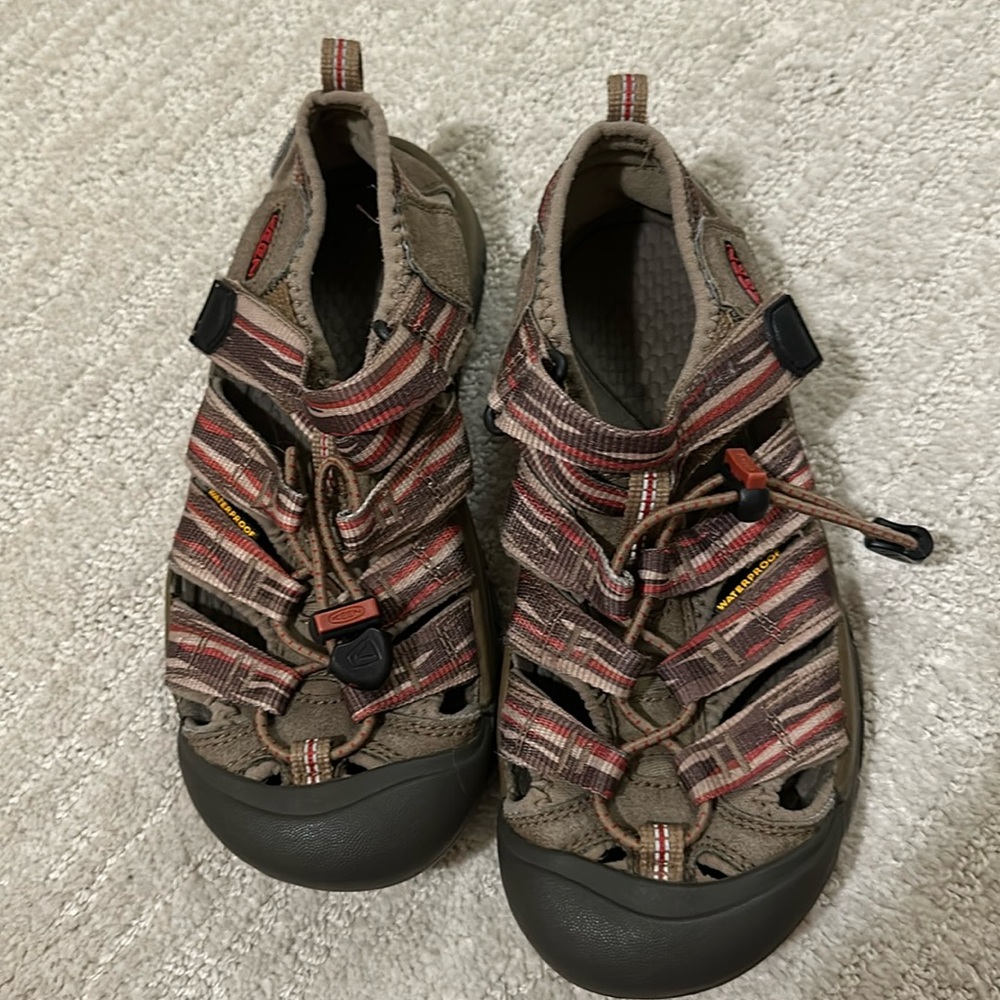 Keen Sandals Kid's H2 Newport Waterproof Brown Hiking Shoes Strappy Cap Toe sz 2